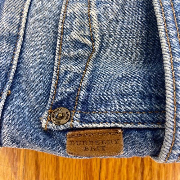 Burberry Jean Shorts (34) - Picture 5 of 8